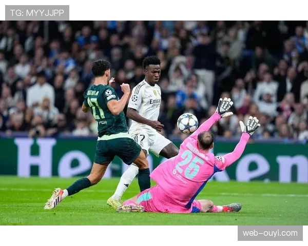 即时战报：比赛第87分钟，皇马由罗德里戈罚入点球，2-1反超赫塔菲